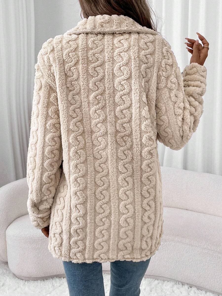 Elegancka beżowa kurtka typu miś z pływającym splotem